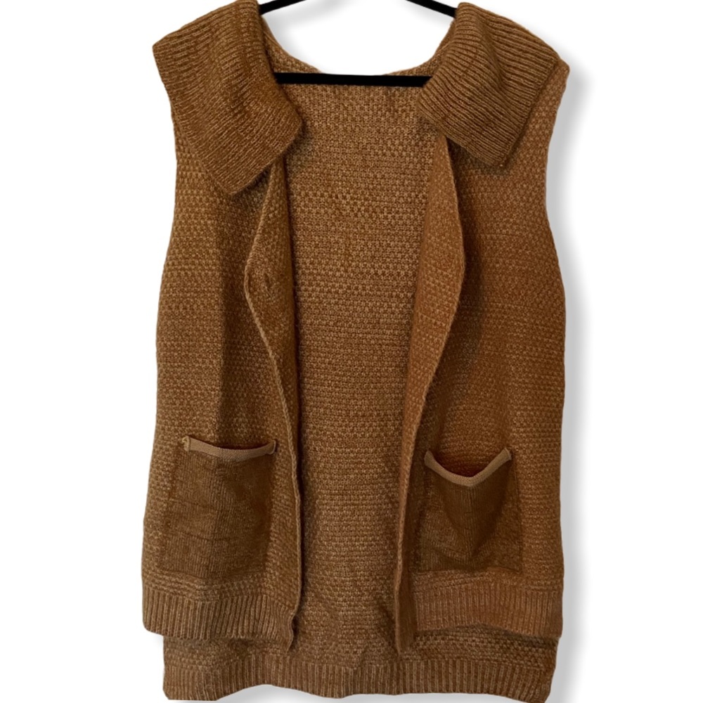 Nice! BeAuTiFuL Boutique Tan Soft Sweater Vest! 🌻